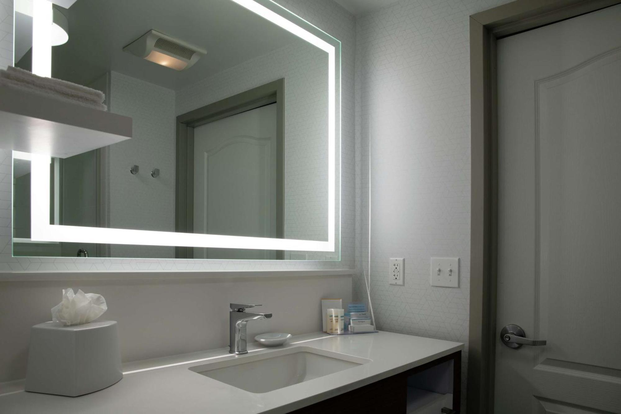 Hampton Inn & Suites Sherman Oaks Los Angeles Esterno foto